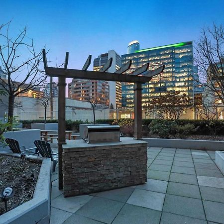 Rare Find Loft With Full Kitchen At Heart Of Downtown Lejlighed Vancouver Eksteriør billede