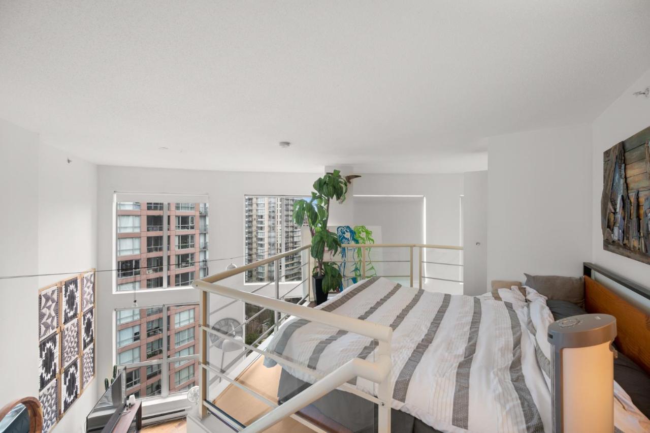 Rare Find Loft With Full Kitchen At Heart Of Downtown Lejlighed Vancouver Eksteriør billede