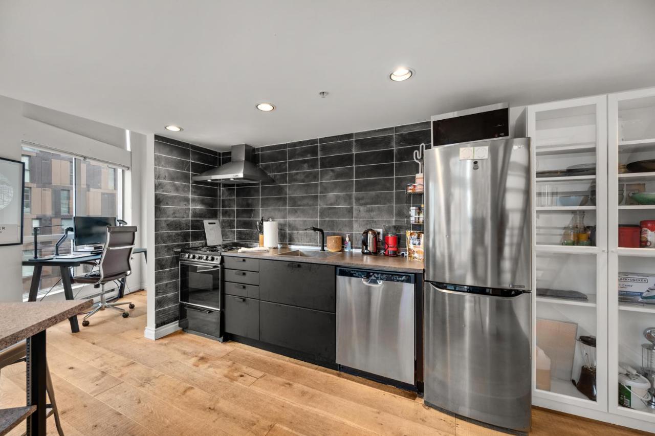 Rare Find Loft With Full Kitchen At Heart Of Downtown Lejlighed Vancouver Eksteriør billede