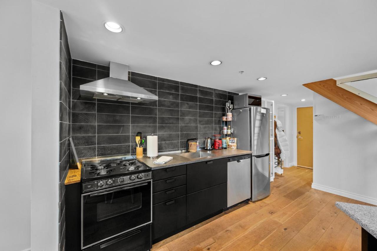 Rare Find Loft With Full Kitchen At Heart Of Downtown Lejlighed Vancouver Eksteriør billede